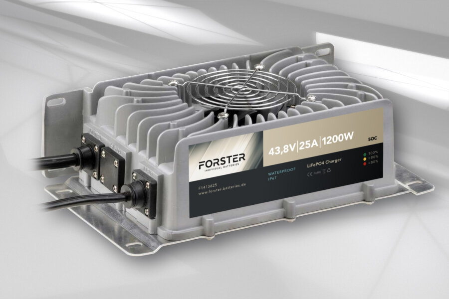 FORSTER FX3625W Automatik LiFePO4 36V/25A Ladegerät im Metallgehäuse -1200W- wasserdicht- IP67